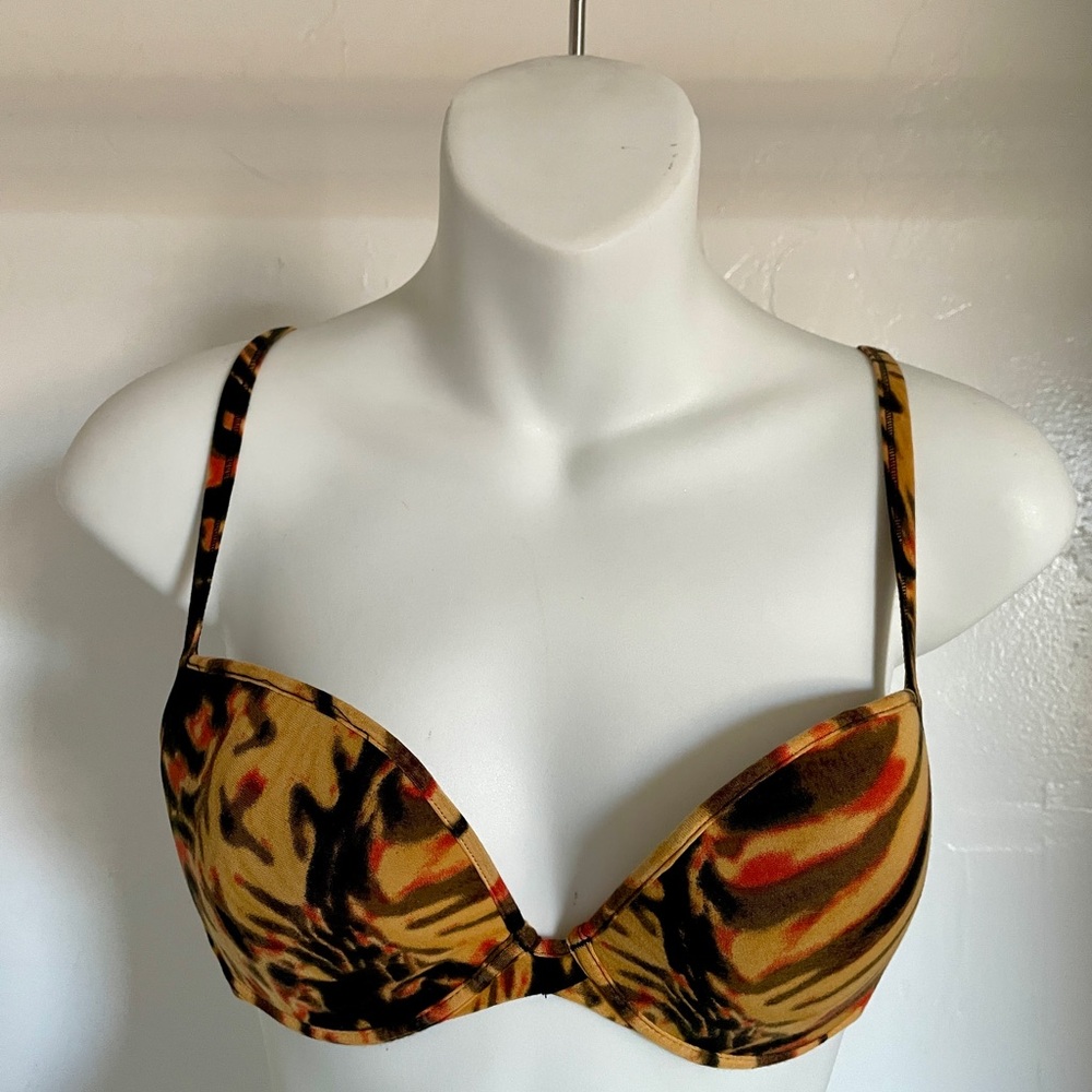 Like New FLAMES Print Rockabilly Style BRA Size 34B